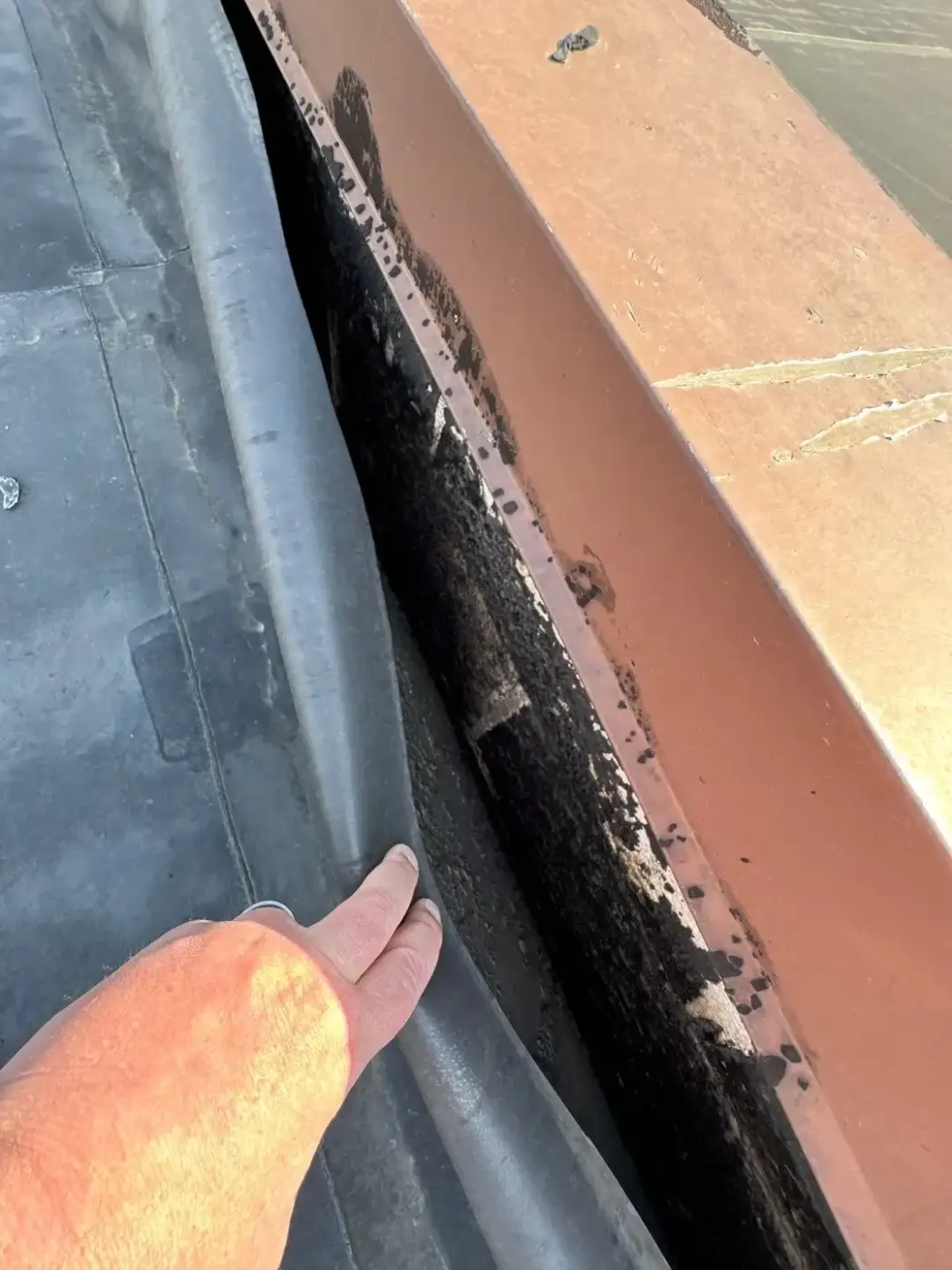 Manufacturer-certified roof installation in Amo