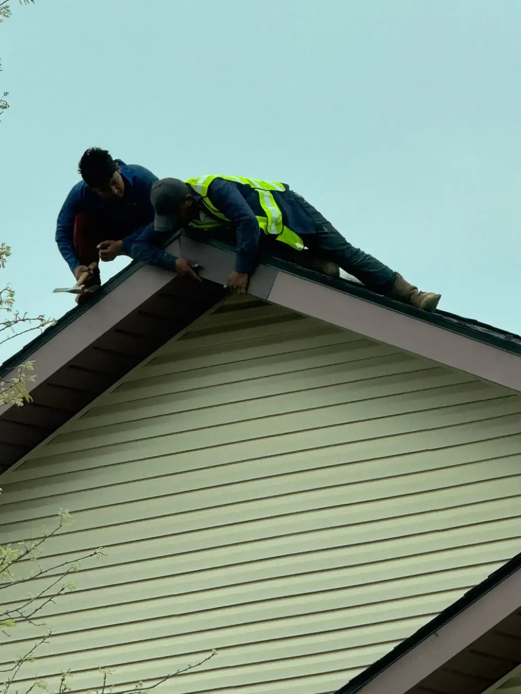 Manufacturer-certified roof installation in Amo
